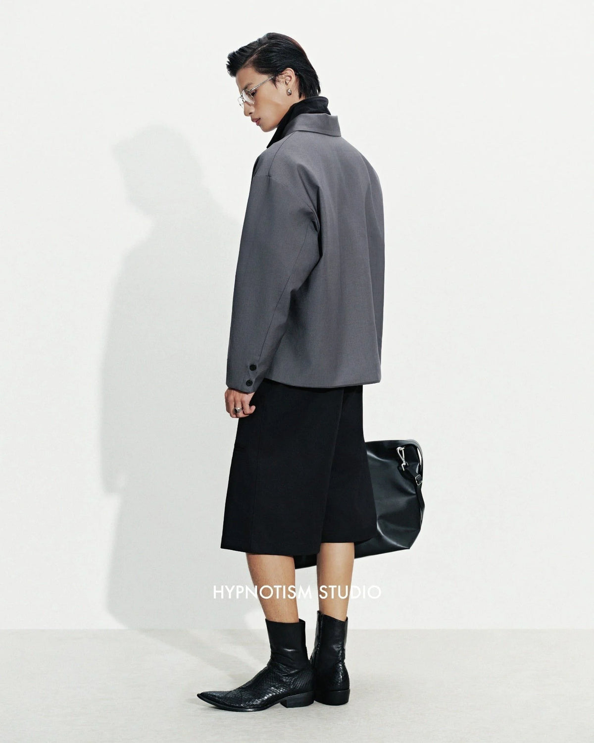 BLACK STAPLE JACKET