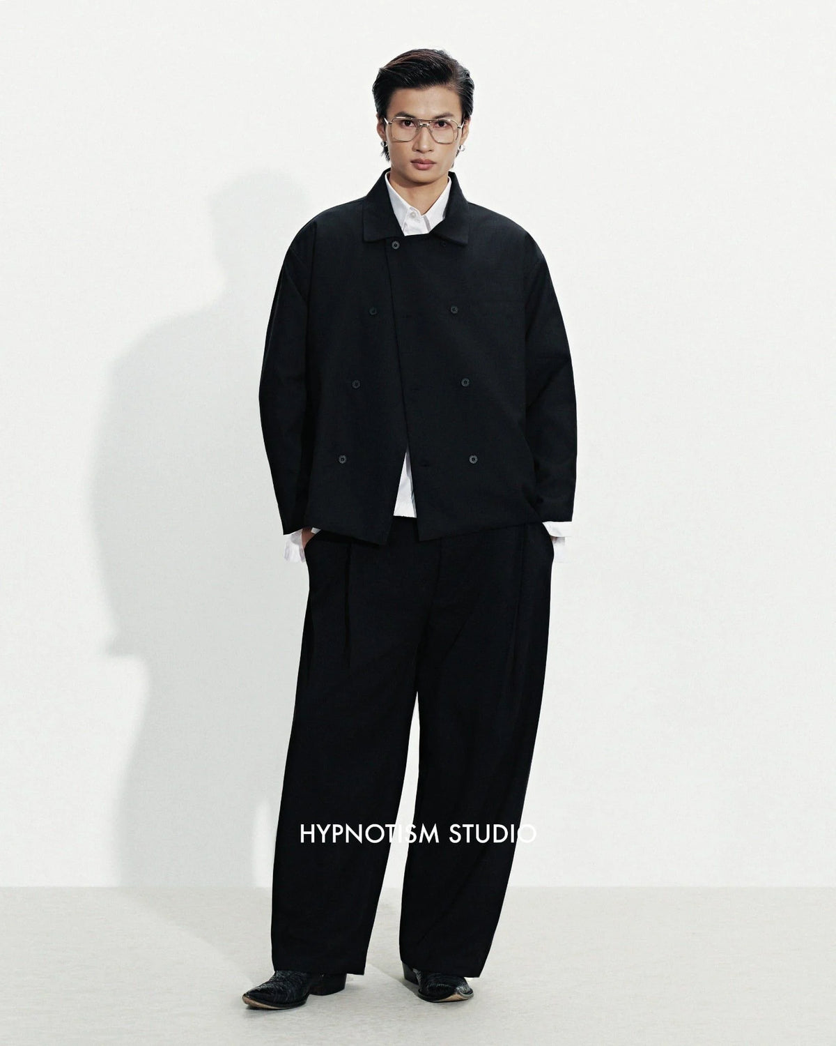 BLACK STAPLE JACKET