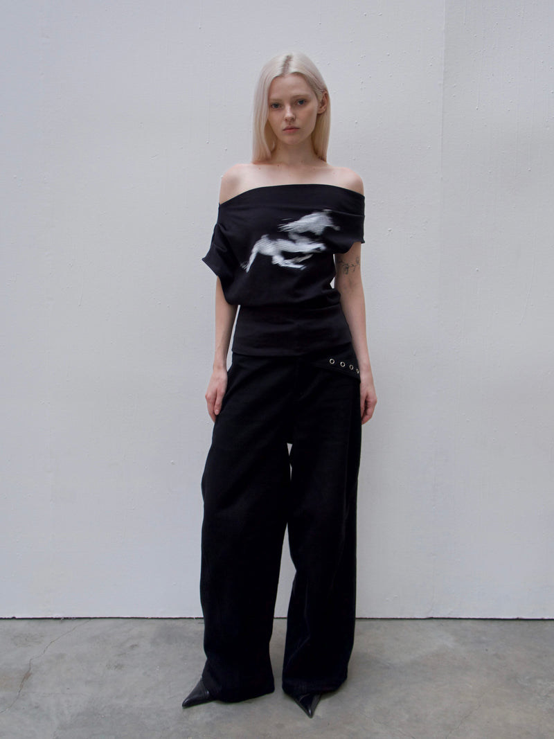 TOP:03 - HORSE TEE - BLACK