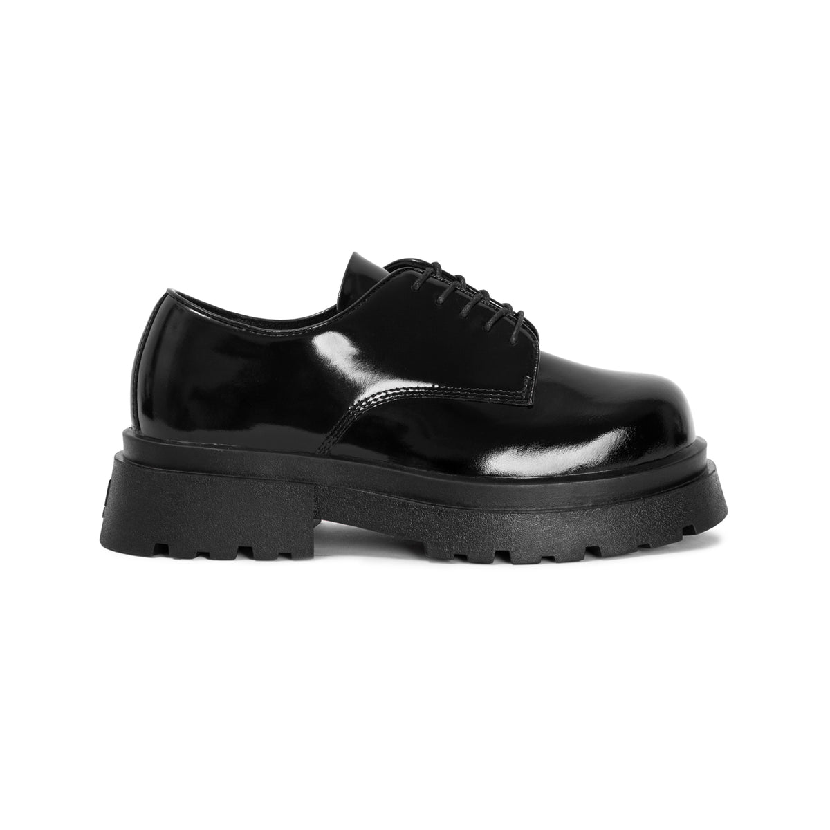 the-chunky-wolf-ss24-shiny-black-derby the wolf astoud