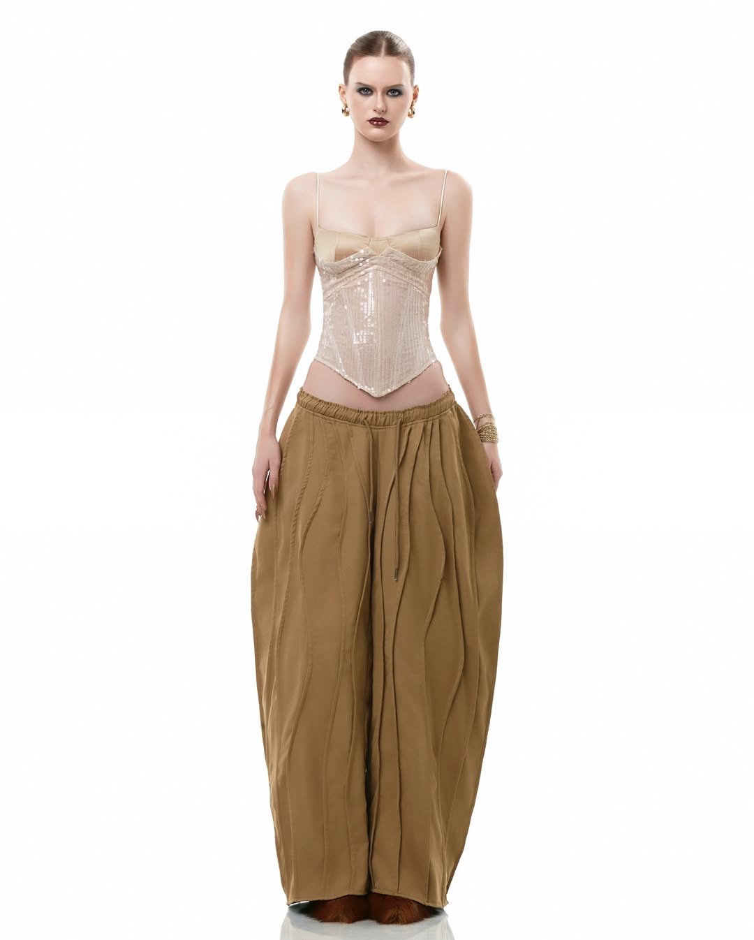 wavy-pants liniss astoud