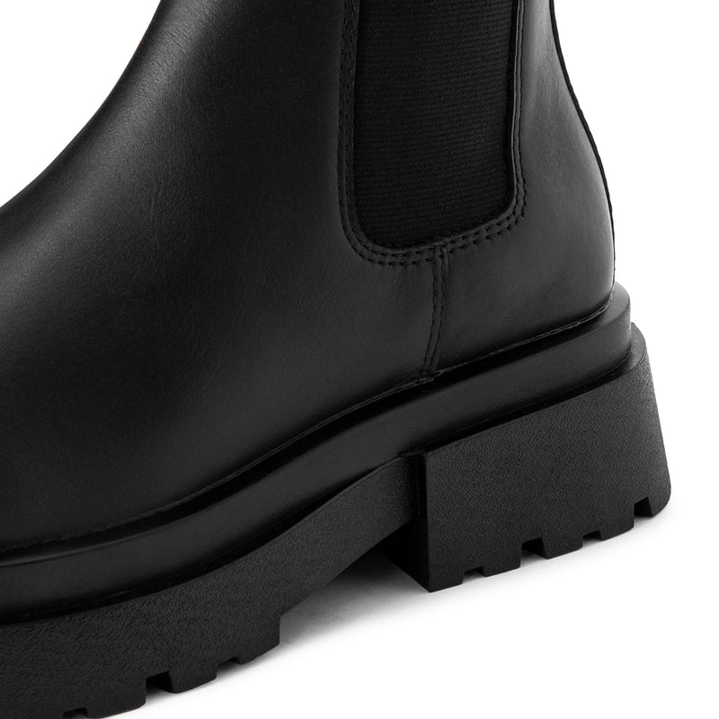 the-chunky-wolf-ss24-black-chelsea-boot thewolf astoud