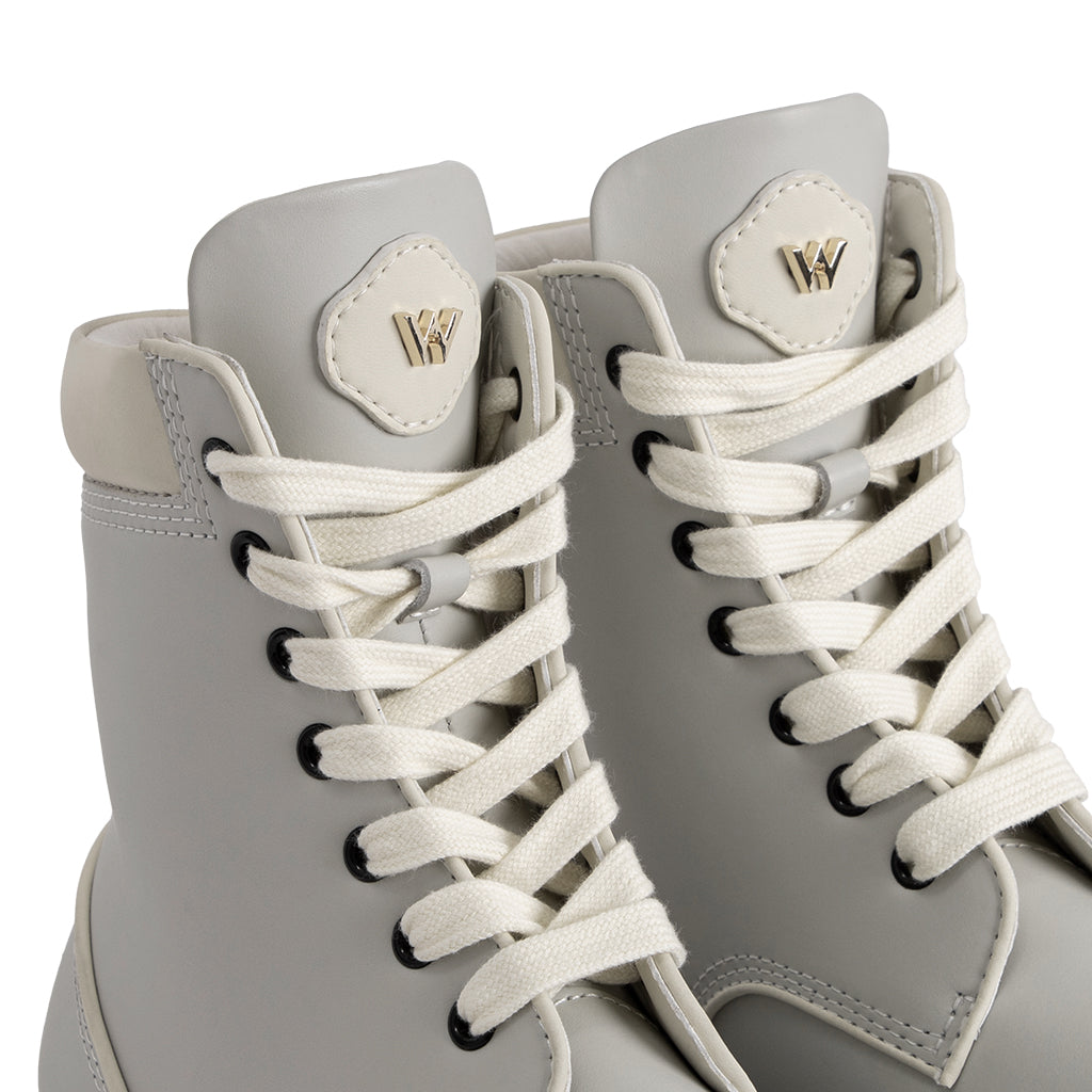 the-gigantic-wolf-gray-combat-boot thewolf astoud