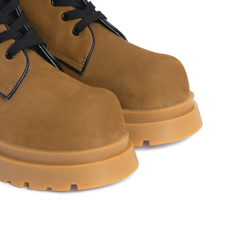 the-gigantic-wolf-tobacco-combat-boot thewolf astoud