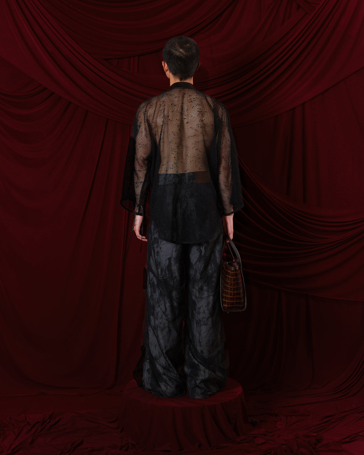 black-hoa-tinh-mesh-shirt an heritage astoud
