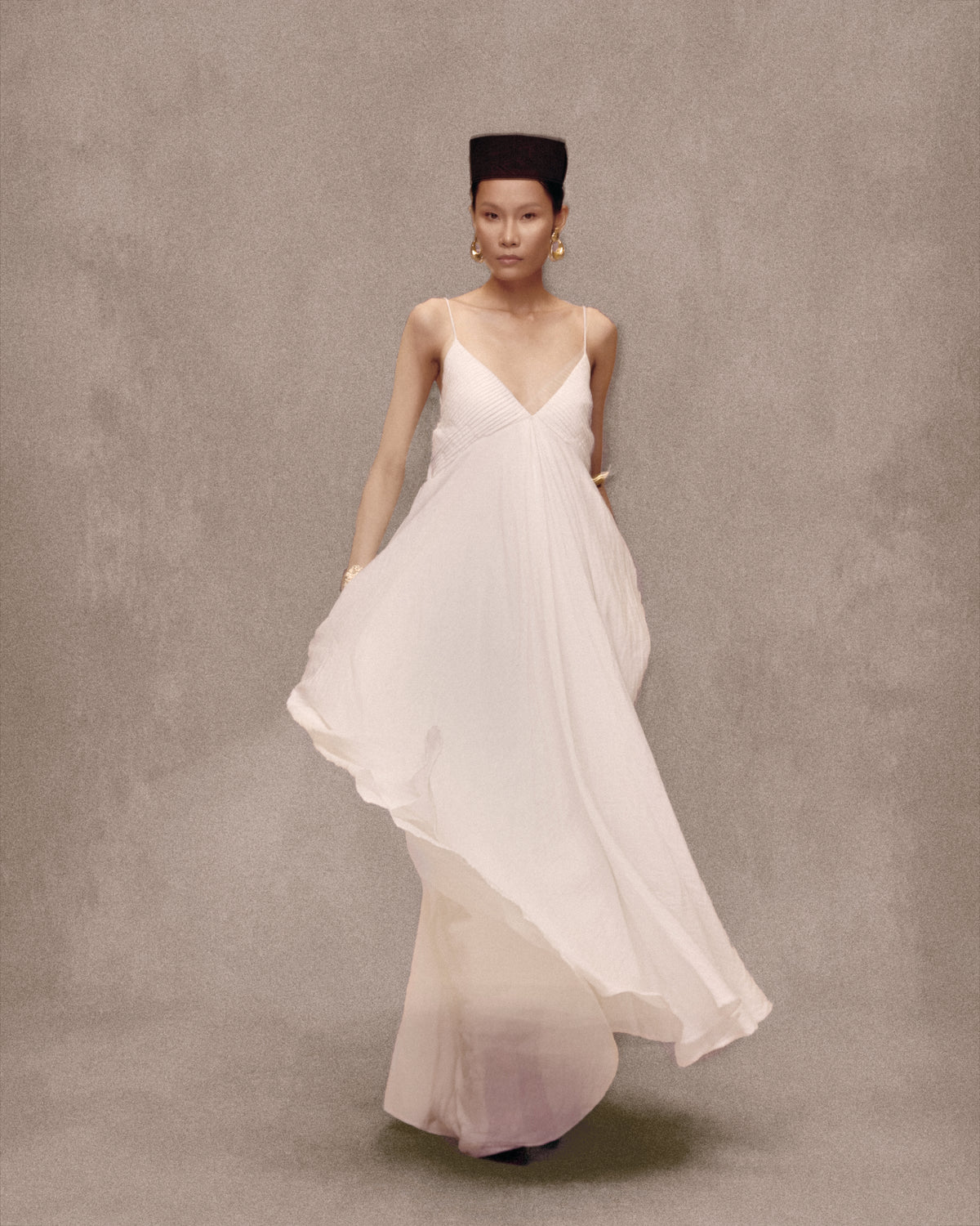 B?ch ??ng Muslin Gown AN HERITAGE ASTOUD