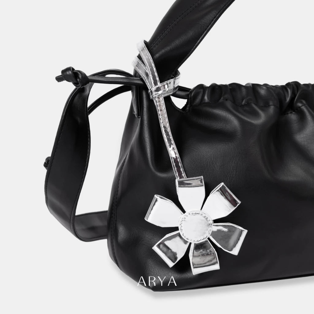 METALIC FLORAL CHARM