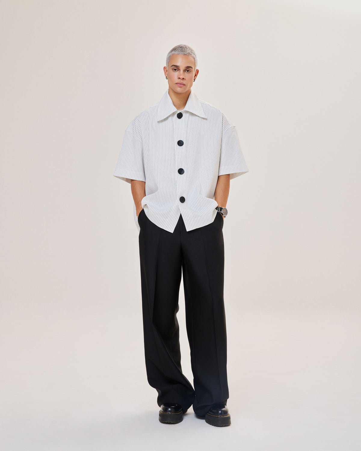 cuc-den-shirt-white astoud caostu