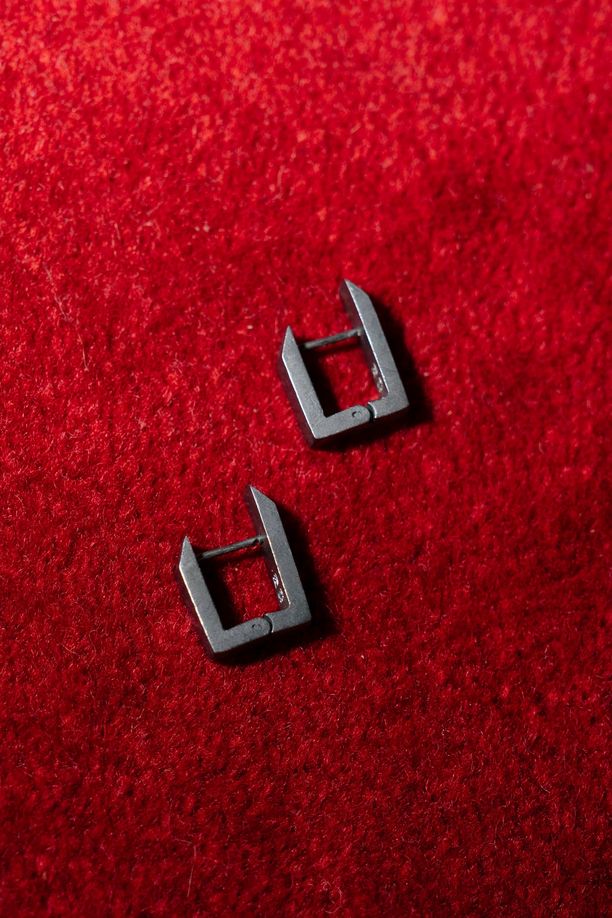 thang-tram-earrings profilemomo astoud