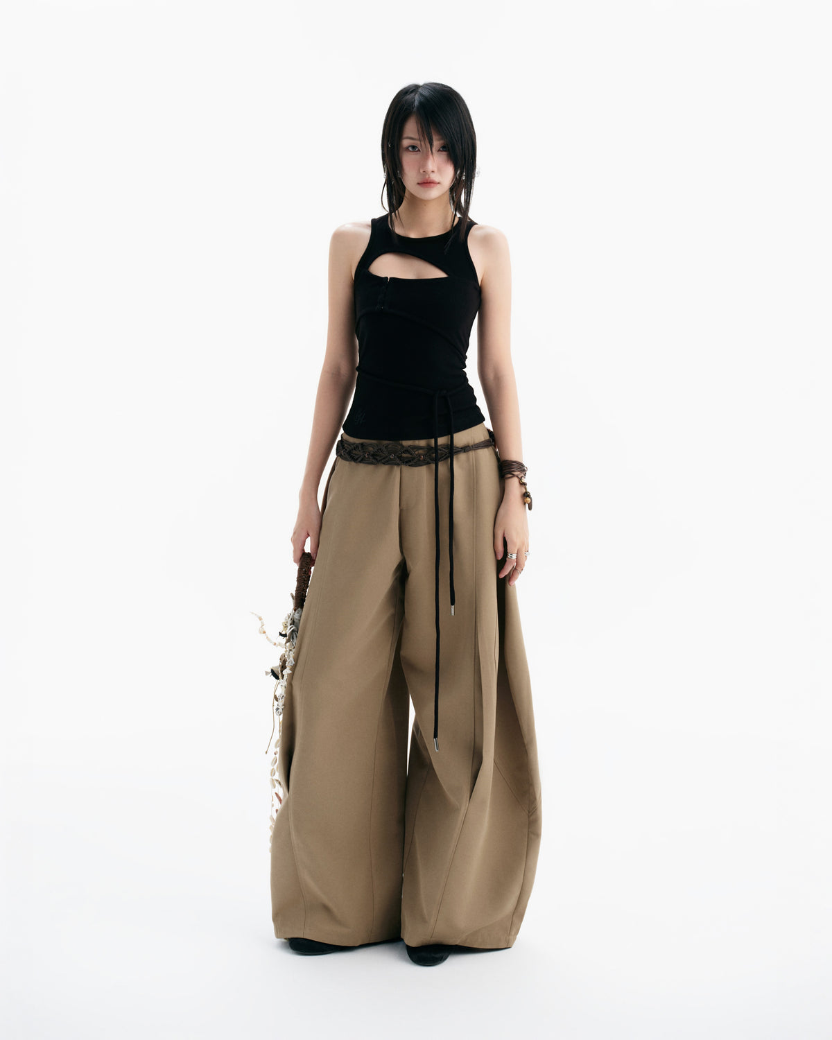 CONRAD SLEEVELESS TOP (BLACK)