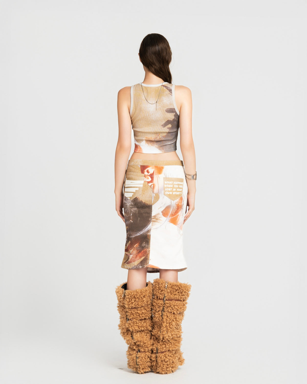 MAP FACE PRINTED CROPPED TOP - BROWN