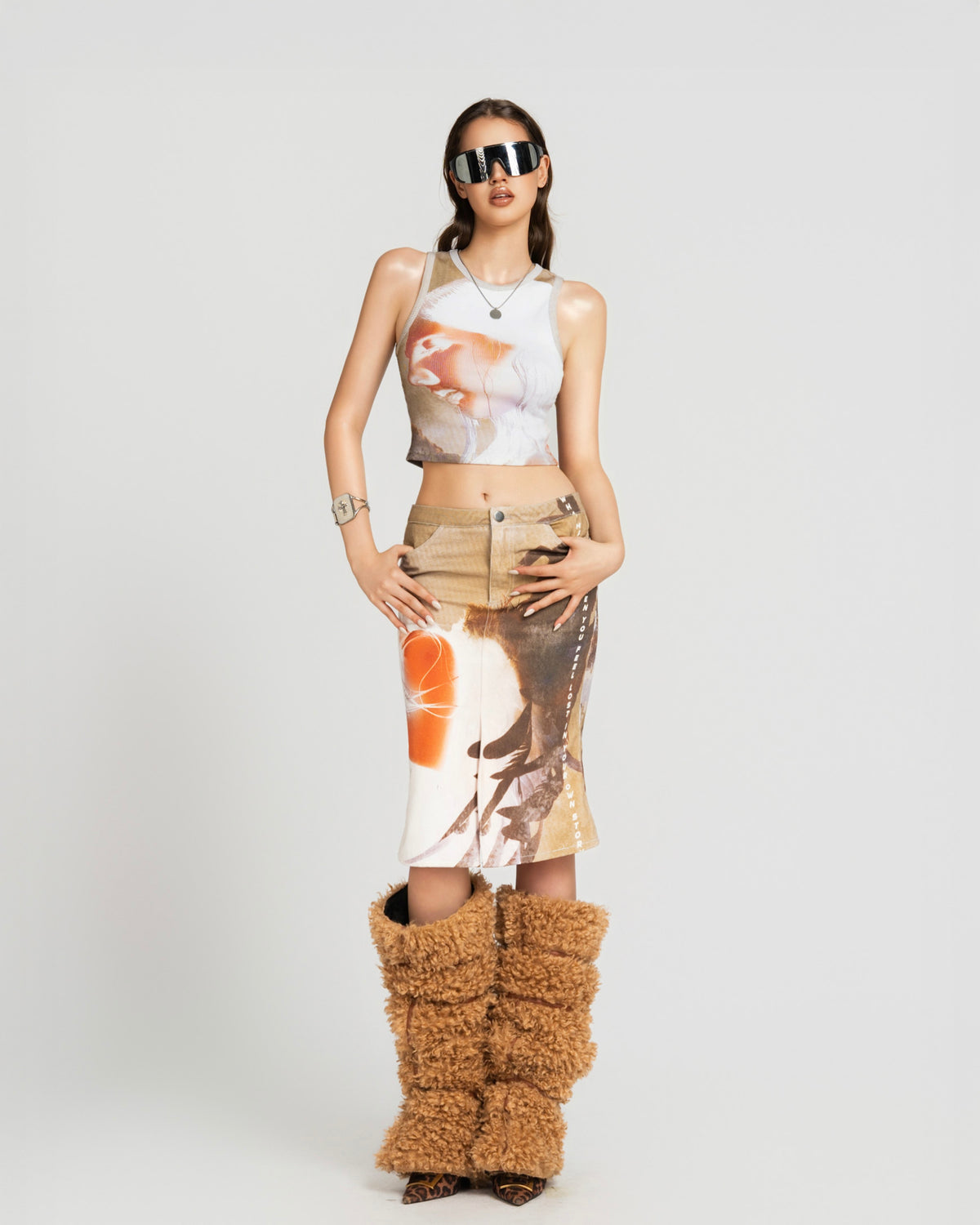 MAP FACE PRINTED CROPPED TOP - BROWN