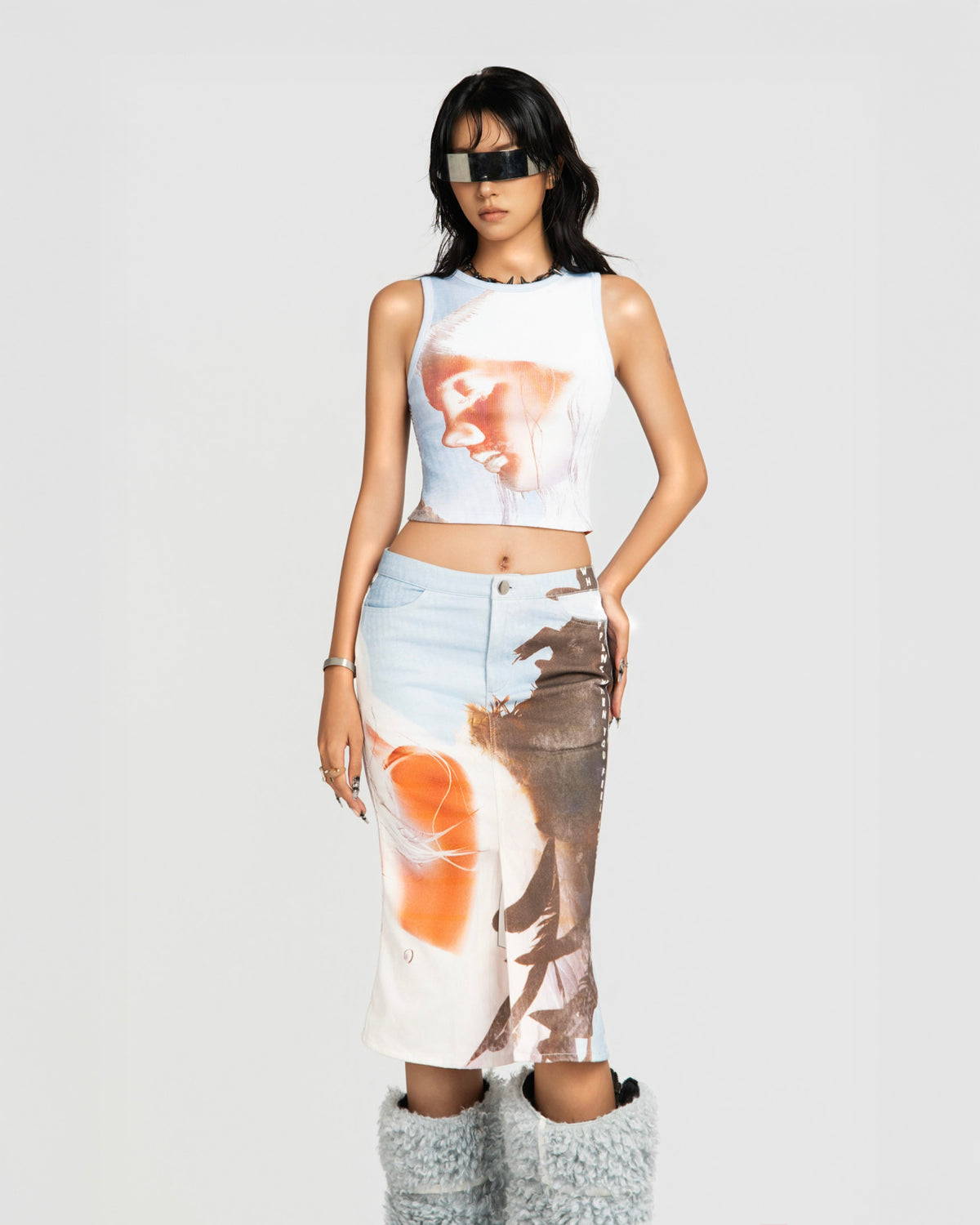 MAP FACE PRINTED CROPPED TOP - BLUE