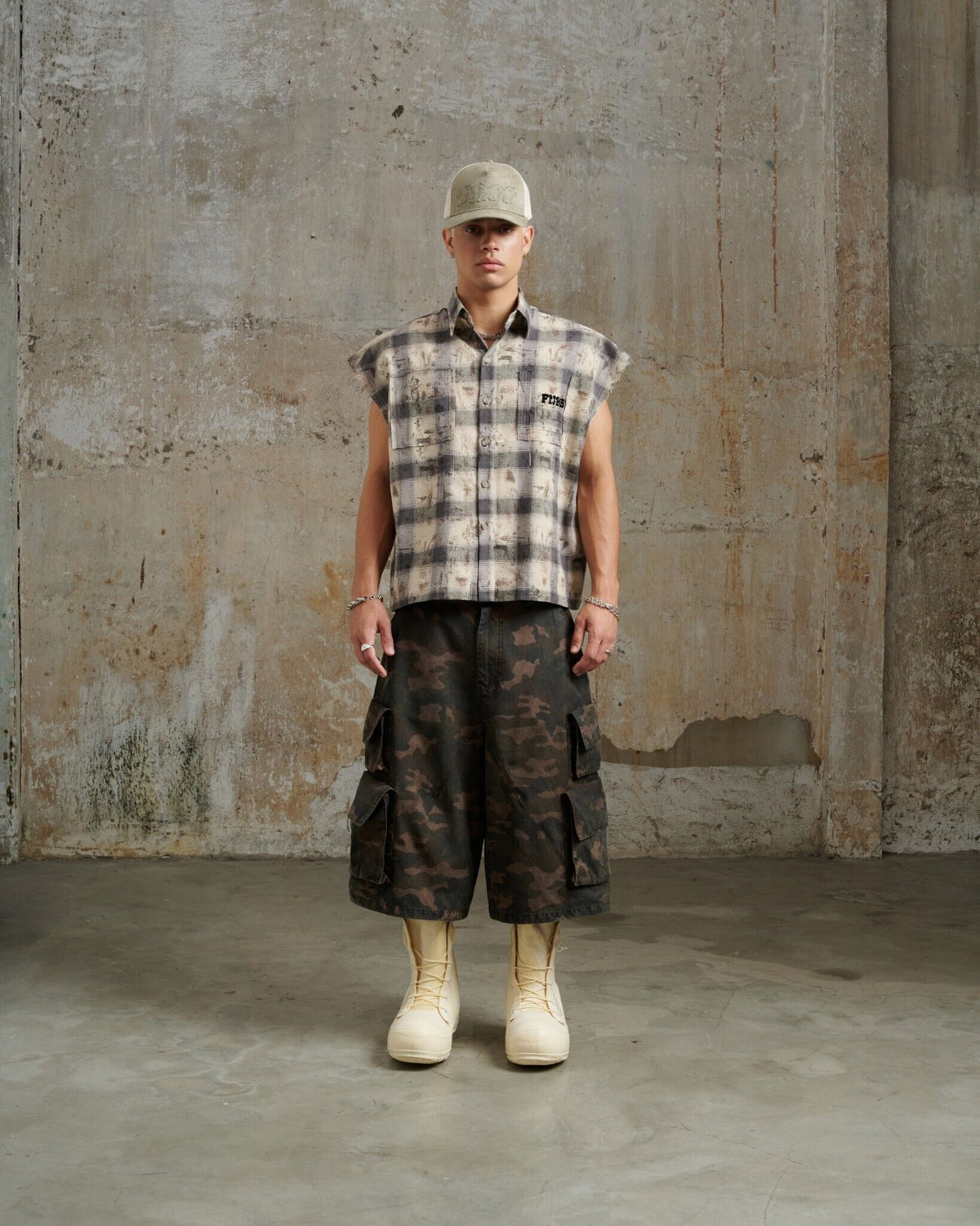 Tbc5 - "FNOS" Bat Cut Caro Shirt - Beige