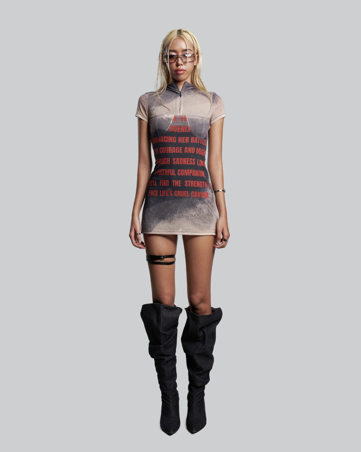 iunu-high-neck-letter-printed-dress tatichu astoud