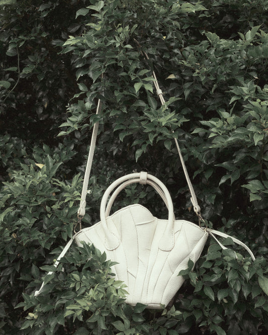 WHITE DRIED LOTUS LEAVES LEATHER BAG - PM