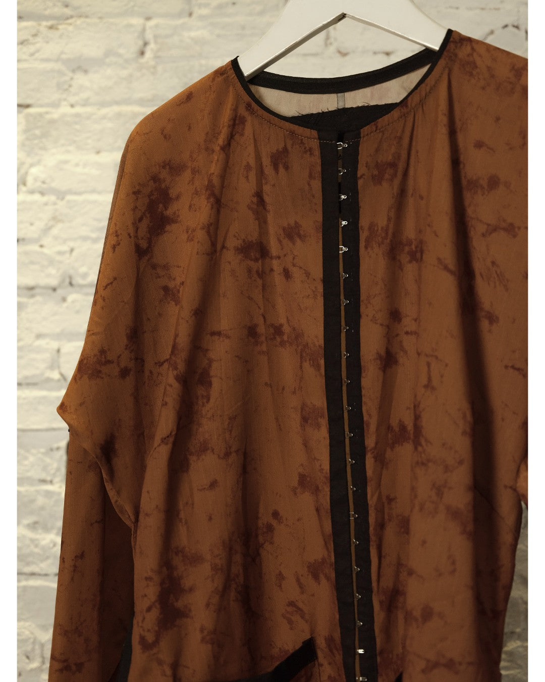 brown-bung-bien-south-vietnamese-pajama-top an heritage astoud