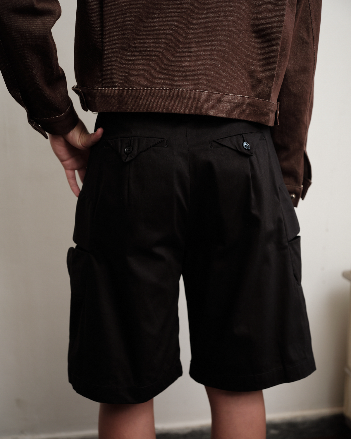 black-3d-cement-tiles-cargo-short saomai homme astoud