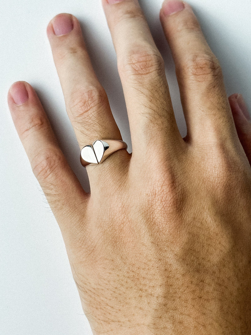 loveless-signet-ring-JELLYFISH
