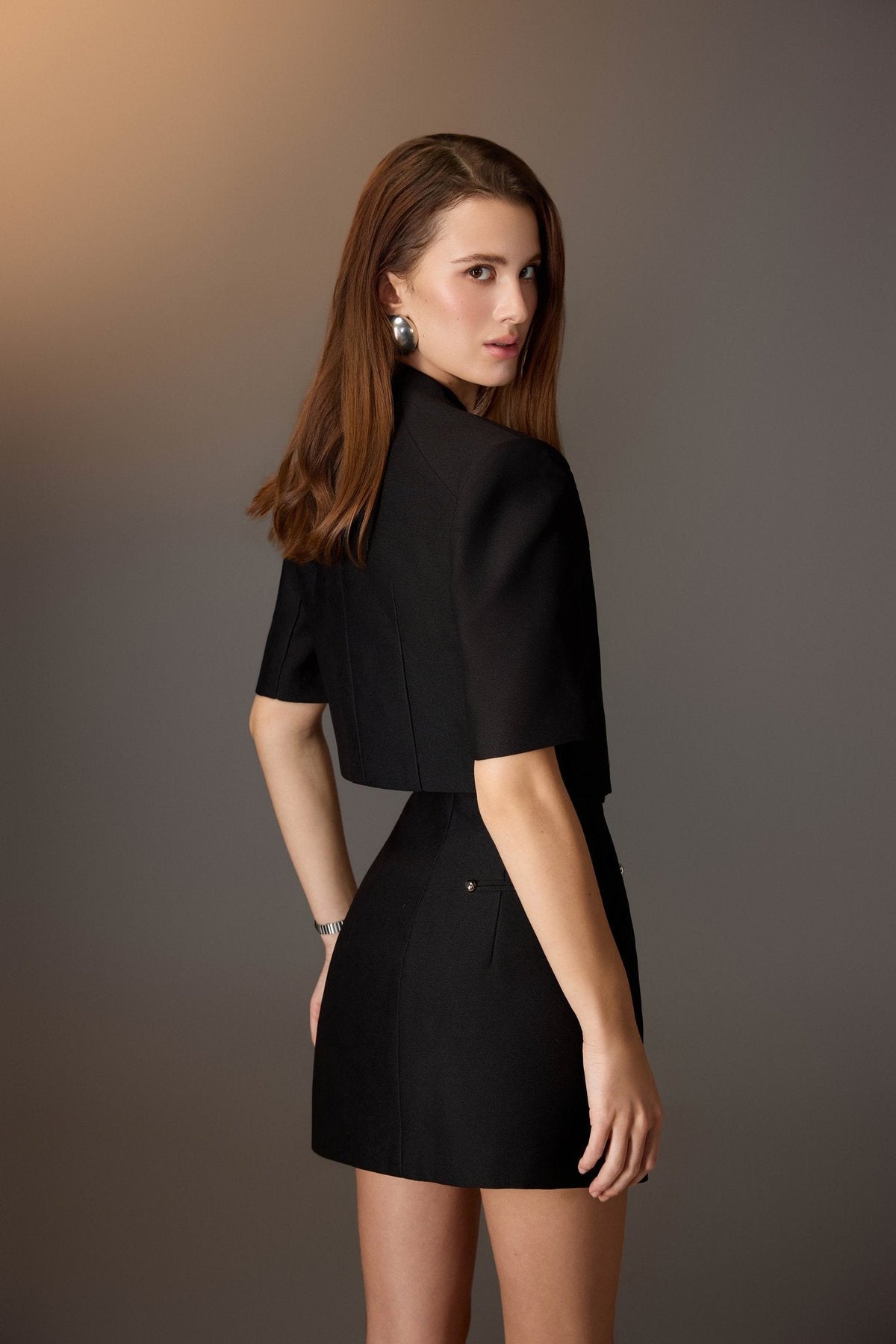 BLACK FLAP COLLAR TOP