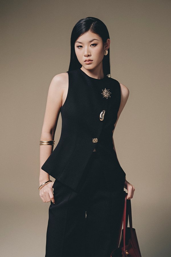 BLACK BUTTON-UP VEST