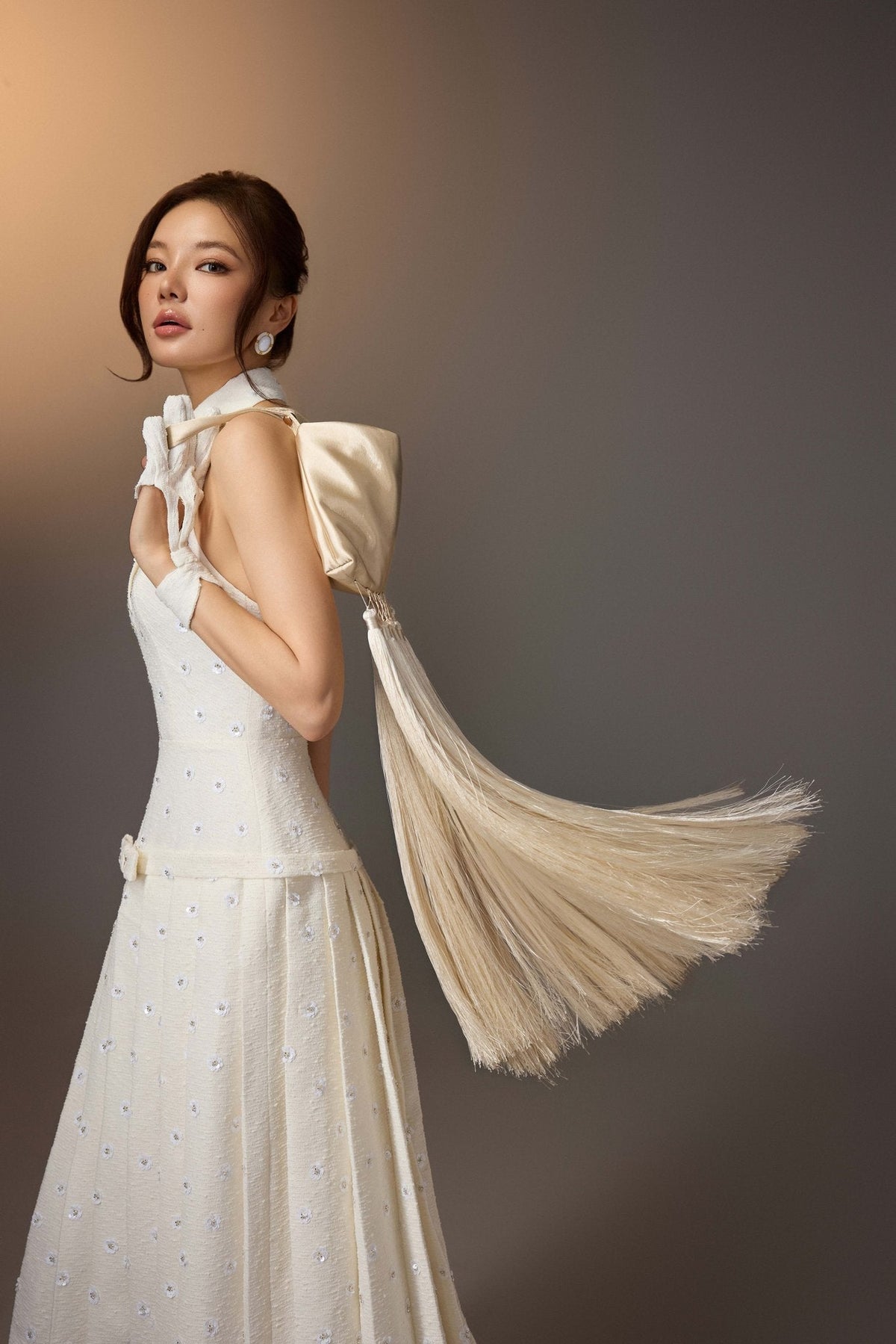 WHITE KODEMARI BOW DRESS