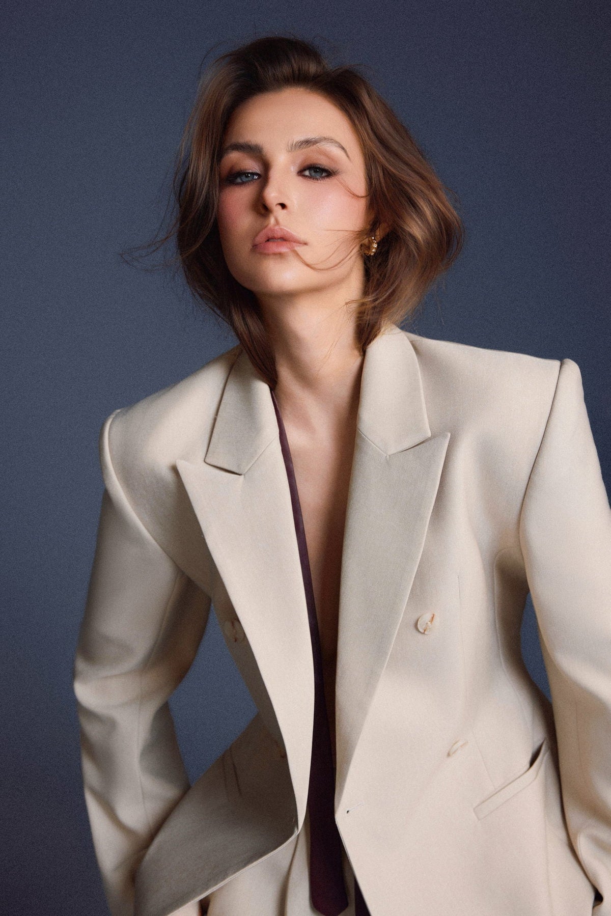 DOUBLE-BREASTED FLAP BLAZER