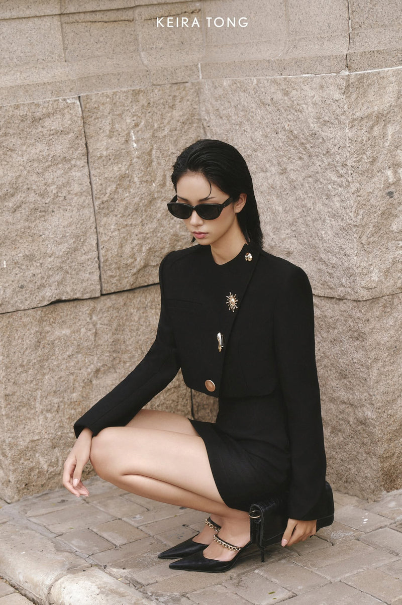 BUTTONED CROP BLAZER