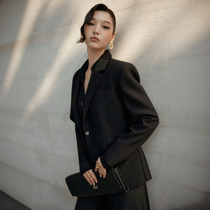 BLACK SINGLE-BREASTED BLAZER