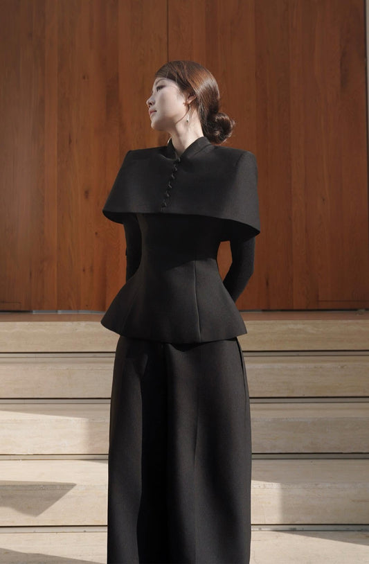 BUTTON COLLAR CAPE