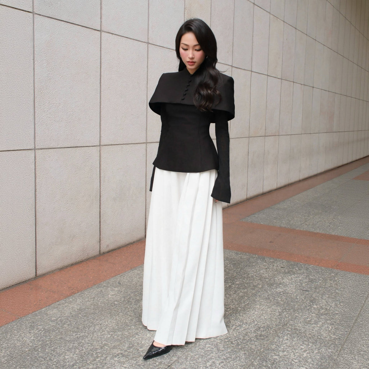 BUTTON COLLAR CAPE