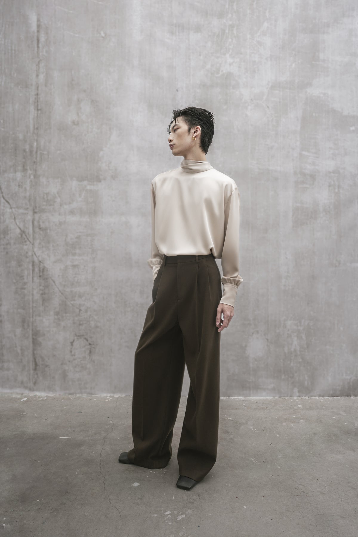 s25-mens-champagne-silk-top fortythree astoud