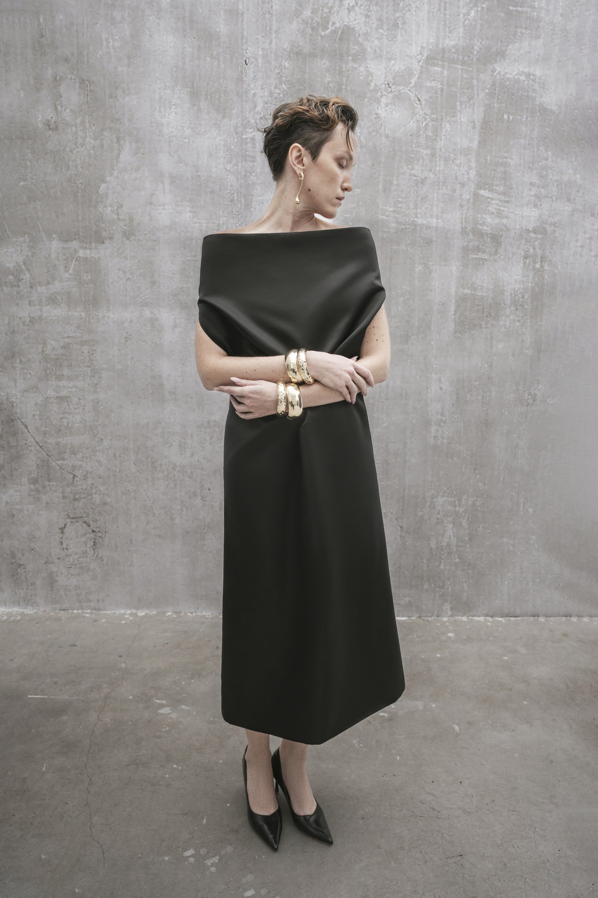 s25-womens-black-taffeta-dress fortythree astoud