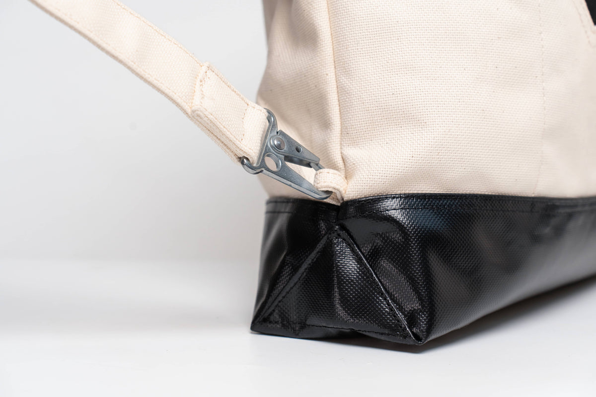 strap-3-tote-raw-white jump out astoud