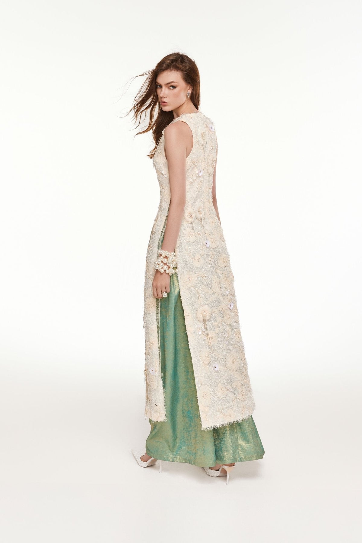 CAMELLIA BEADING AO DAI