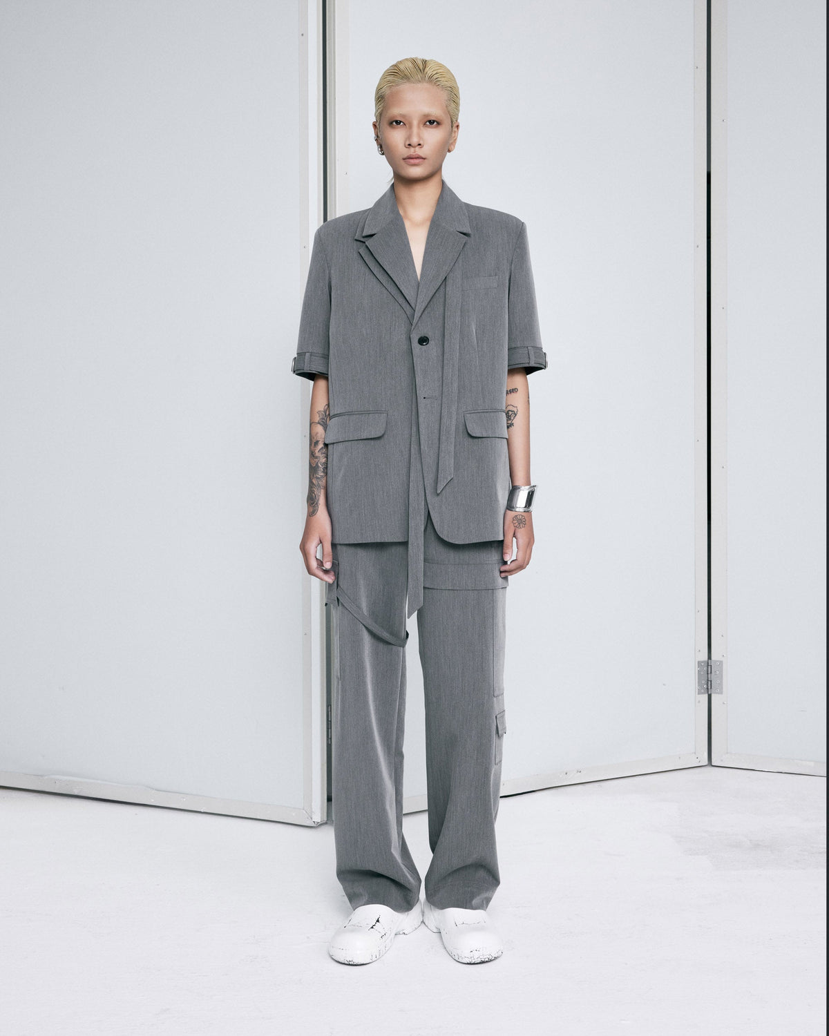 ultimate-grey-short-sleeve-blazer-FORTYTHREE-ASTOUD