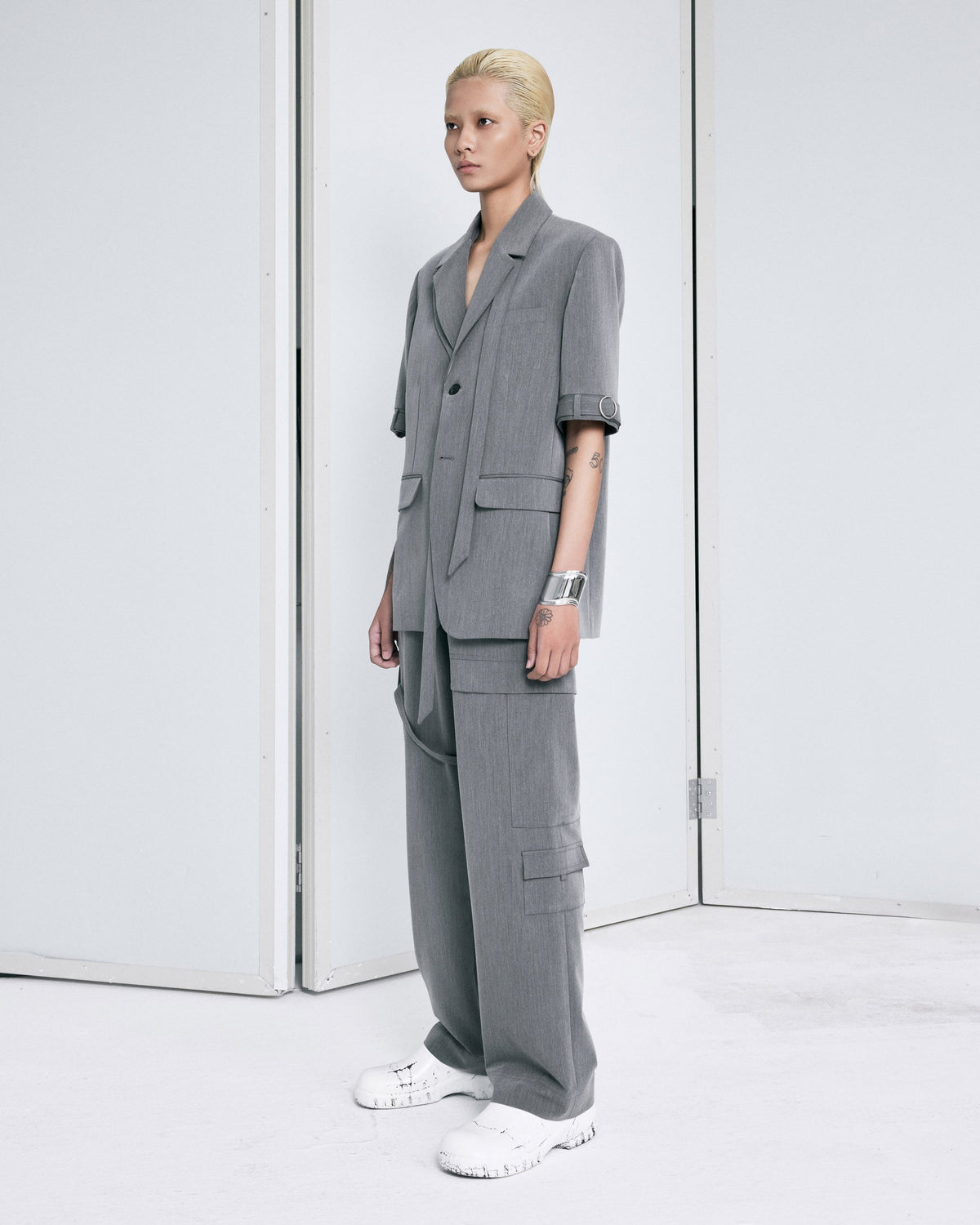 ultimate-grey-short-sleeve-blazer-FORTYTHREE-ASTOUD
