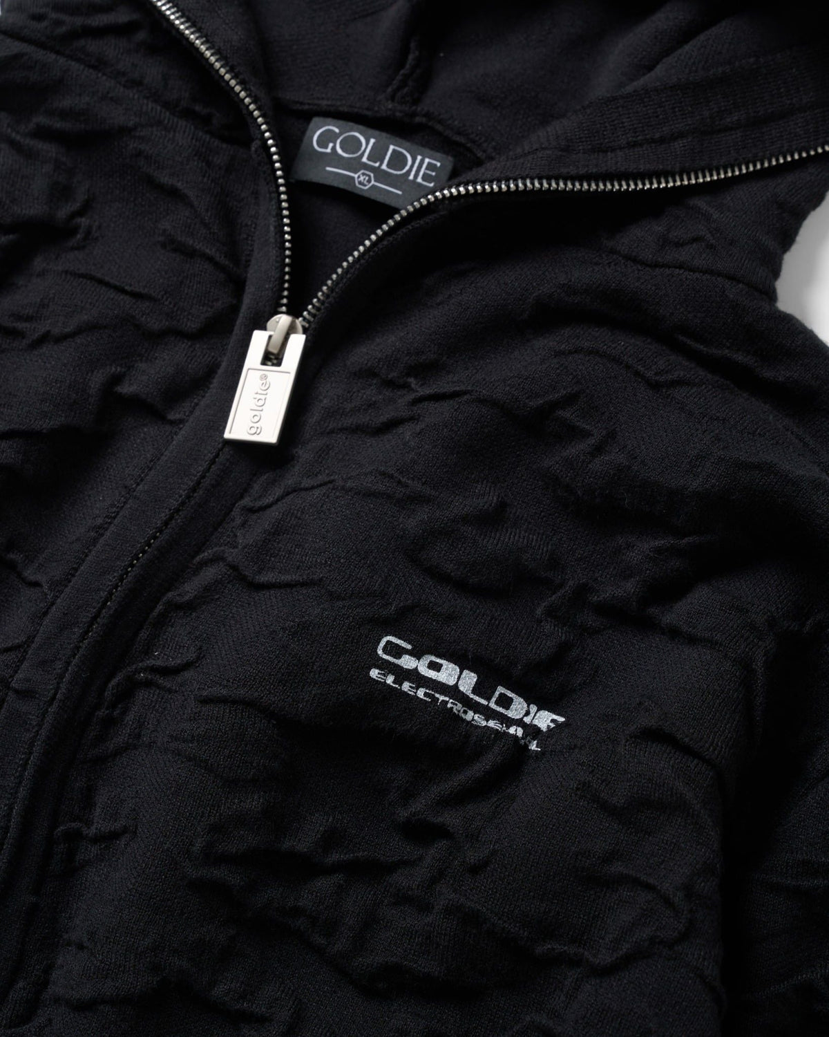 BLACK WRINKLE KNIT HOODIE