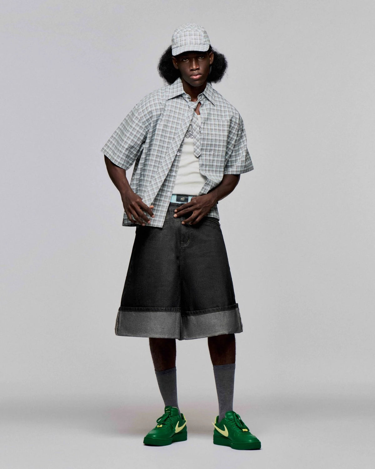 washed-black-overrolled-carpenter-shorts lider astoud
